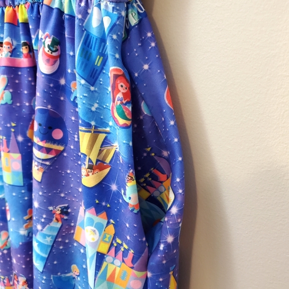 It's A Small World Print Dress - Size large - Picture 6 of 8